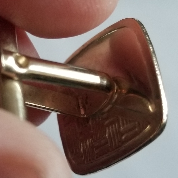 Vintage cufflinks gold tone cuff links basketweave texture - Picture 9 of 9